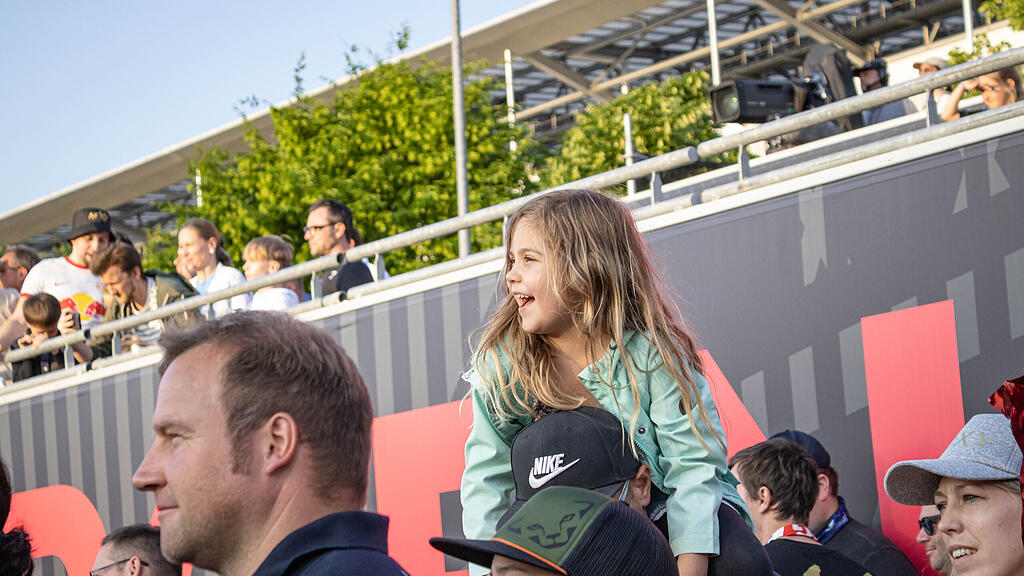 Die gro\u00dfe Meisterparty des FC RedBull Salzburg