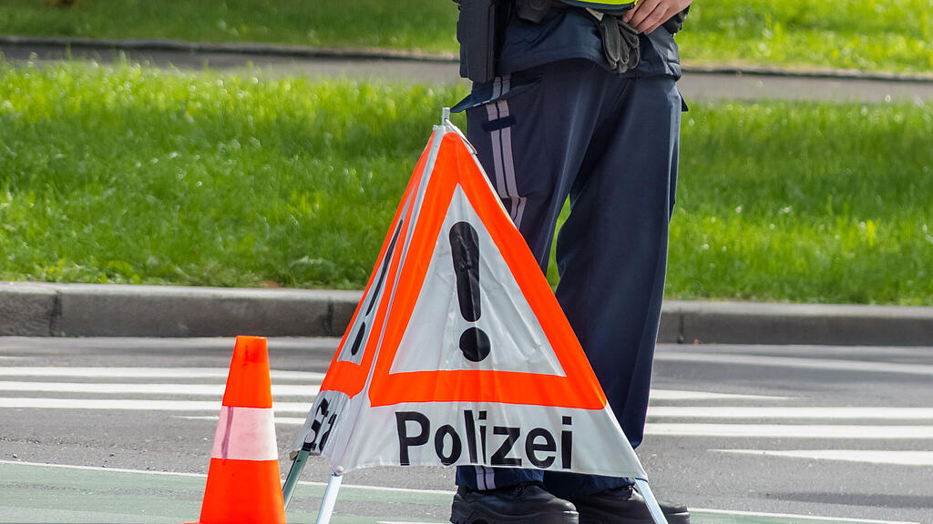 Polizei / Straßensperre / Unfall
