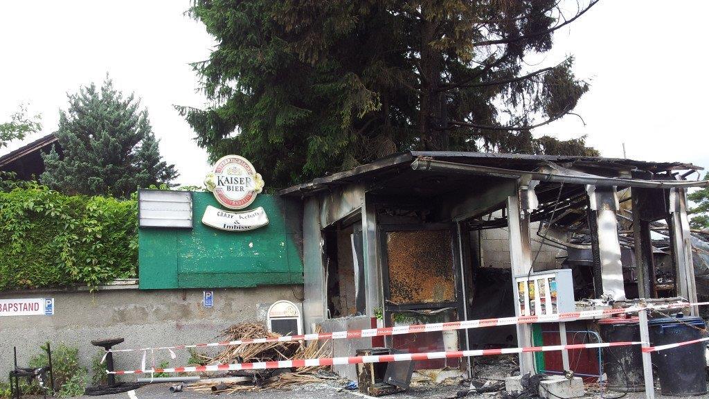 Kebap-Stand ausgebrannt, II