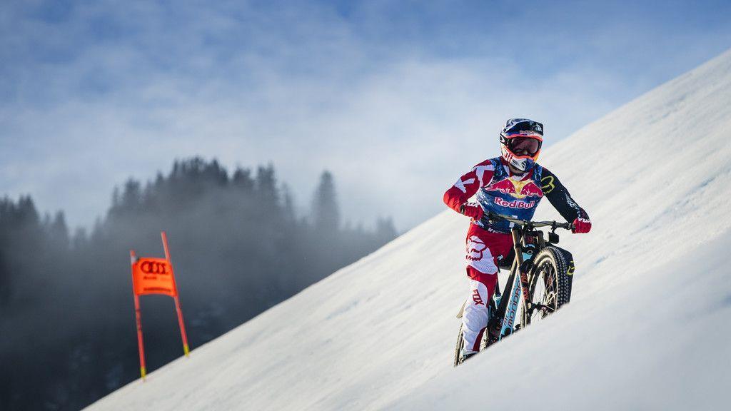 Mountainbiker Max Stöckl bezwingt die Streif
