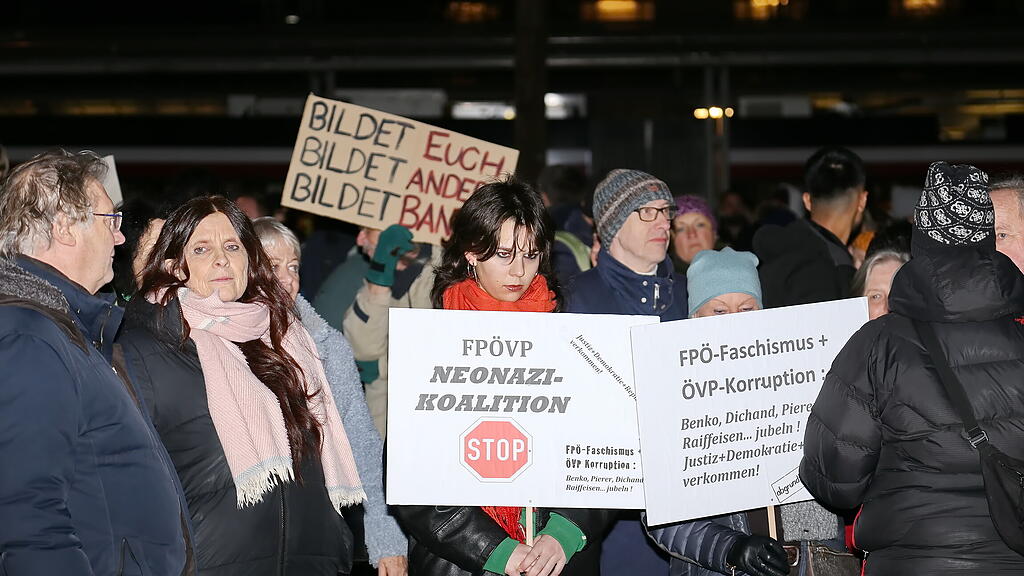 kundgebung blau-schwarz hauptbahnhof