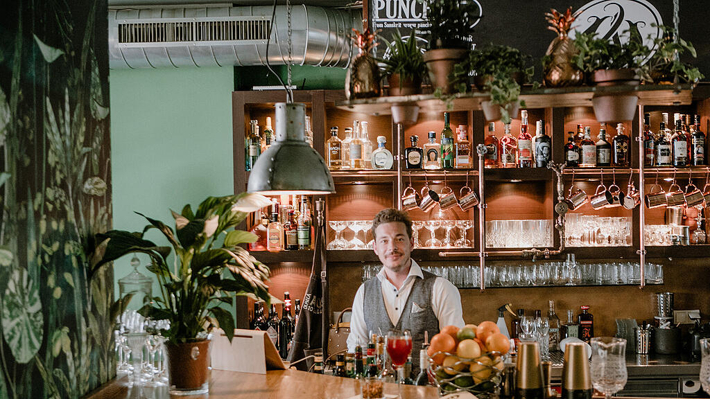 Burdock, Bar