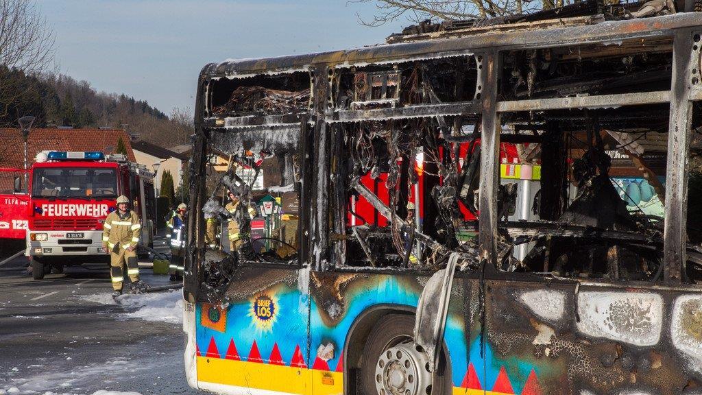 Bus in Fürstenbrunn ausgebrannt I