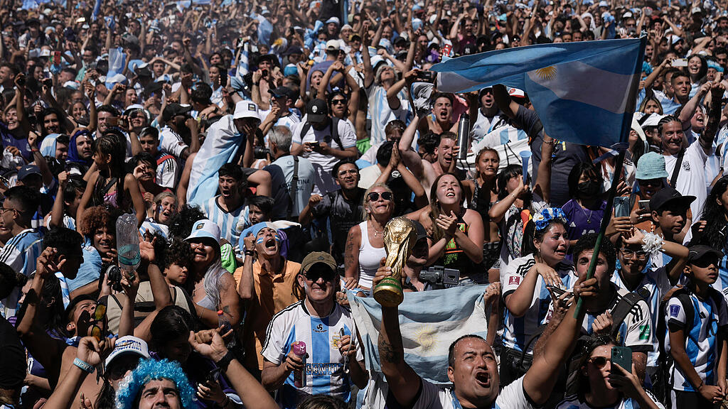 Argentinien ist Fu\u00dfball-Weltmeister: Party in Buenos Aires