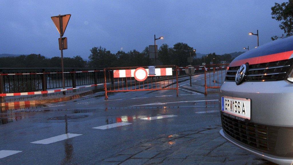Innbrücke in Braunau gesperrt