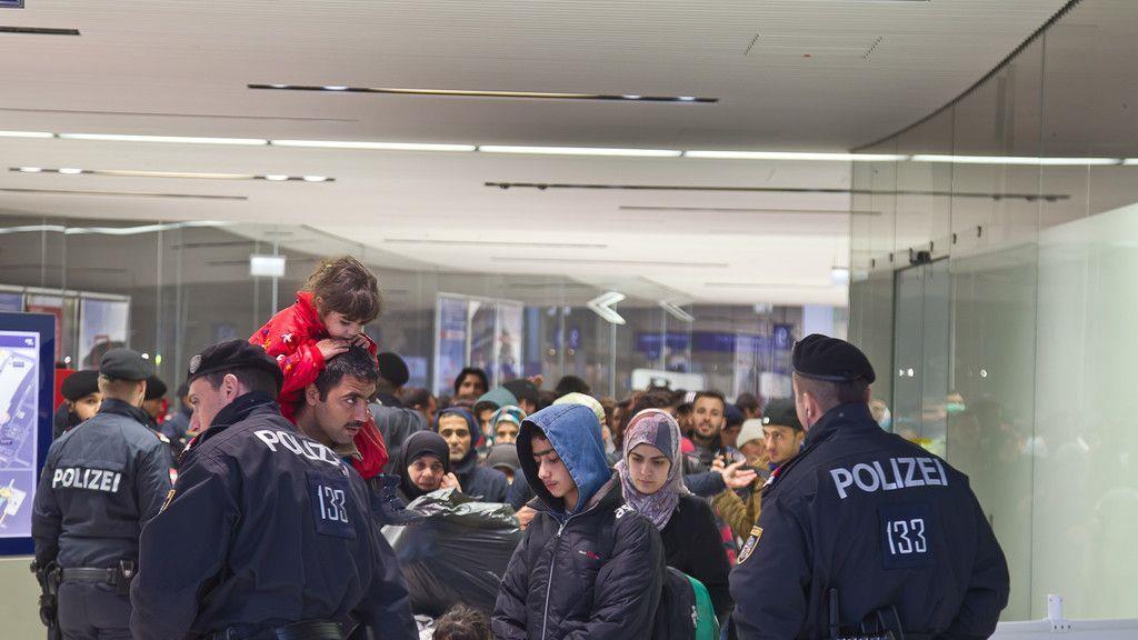 Bahnhofsgarage wird winterfest gemacht, weitere Flüchtlinge kommen an
