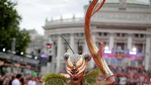 Life Ball 2014: Erste Gäste am Magenta Carpet (Kostüme)