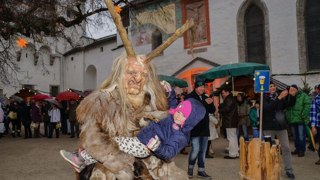 Stefani-Perchten auf der Festung