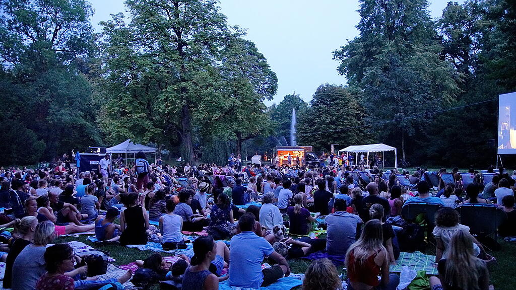 Der Filmabend im Volksgarten war gut besucht.