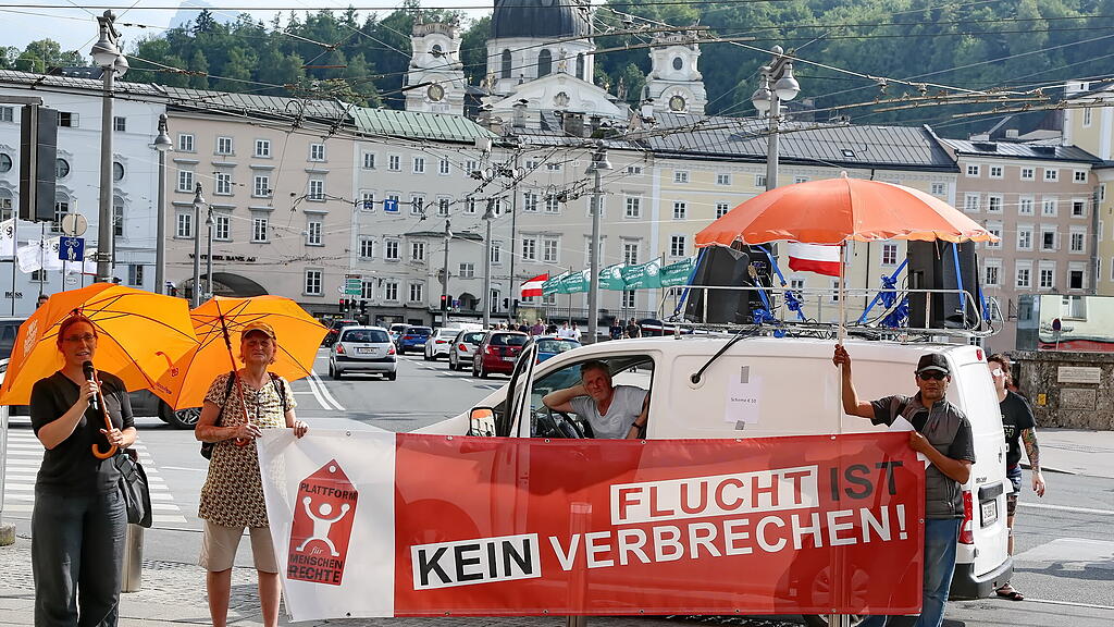 Umbrella March 2022 Salzburg