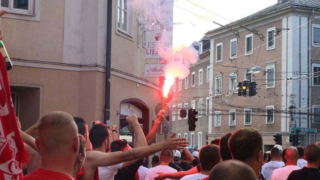 Red Bull Salzburg - Roter Stern Belgrad: Fanmarsch