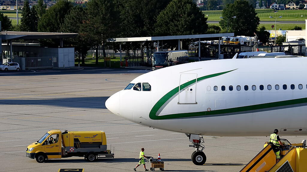 Ankunft von Al-Nassr am Salzburger Flughafen