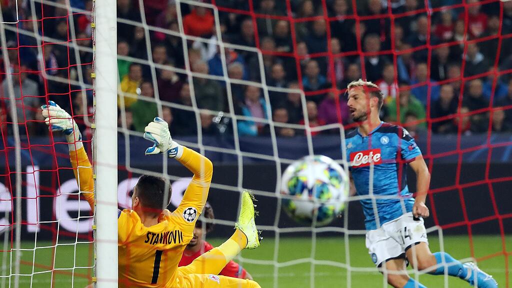 Red Bull Salzburg, SSC Napoli, Dires Mertens