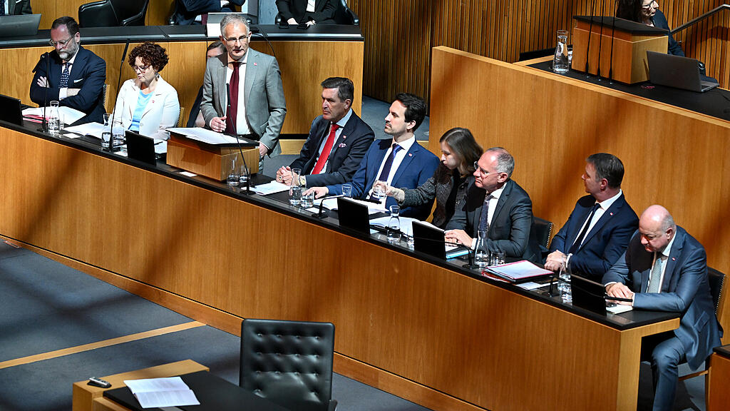 SONDERSITZUNG DES NATIONALRATES MIT BUDGETREDE: MARTERBAUER