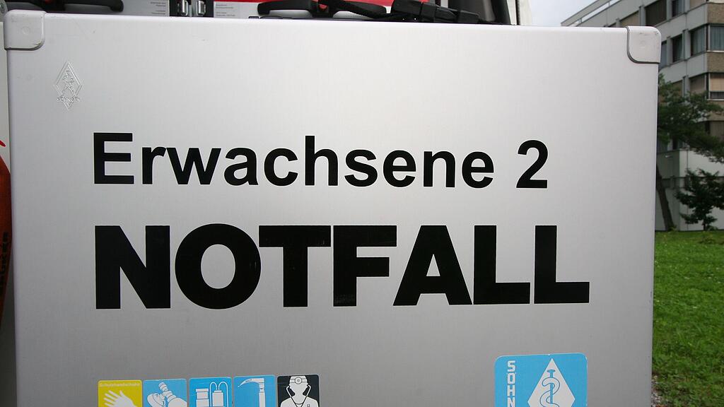 Der Verletzte wurde ins Krankenhaus gebracht (Symbolbild).