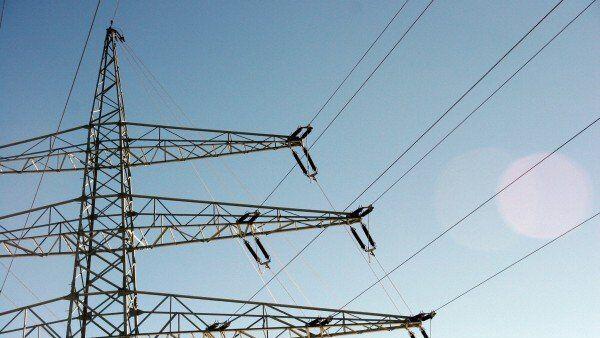 Ein Gutachten bestätigt, dass die umstrittene 380-kV-Leitung von öffentlichem Interesse ist.