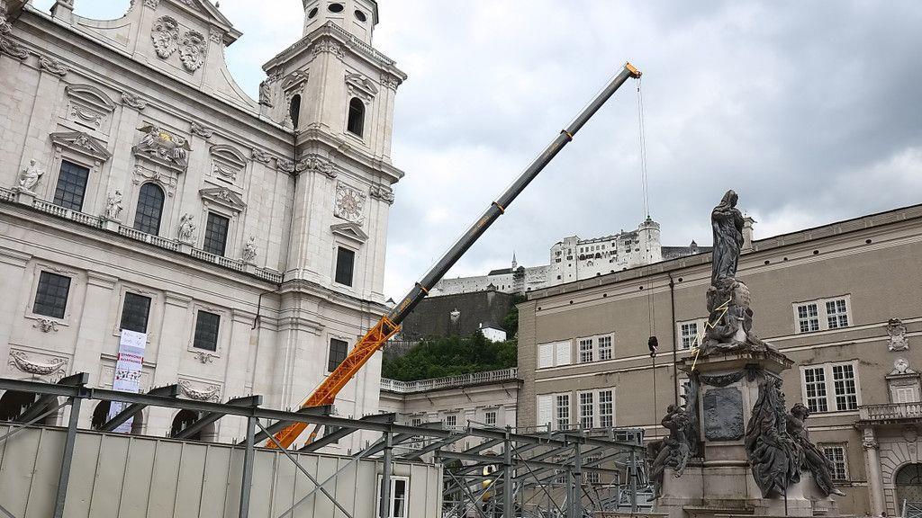 "Jedermann": Aufbauarbeiten am Domplatz