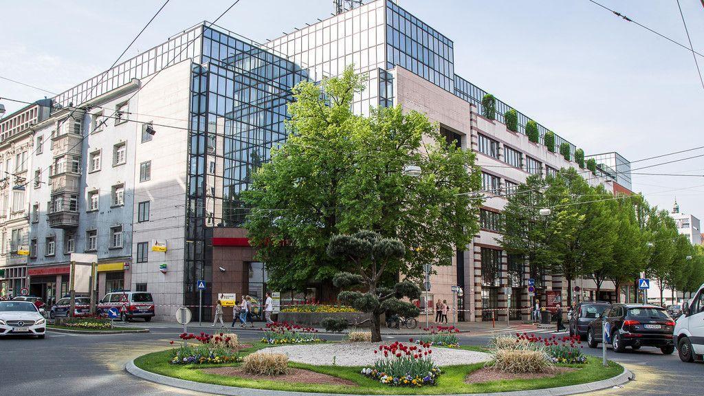 Banküberfall in Salzburg. Bilder vom Tatort