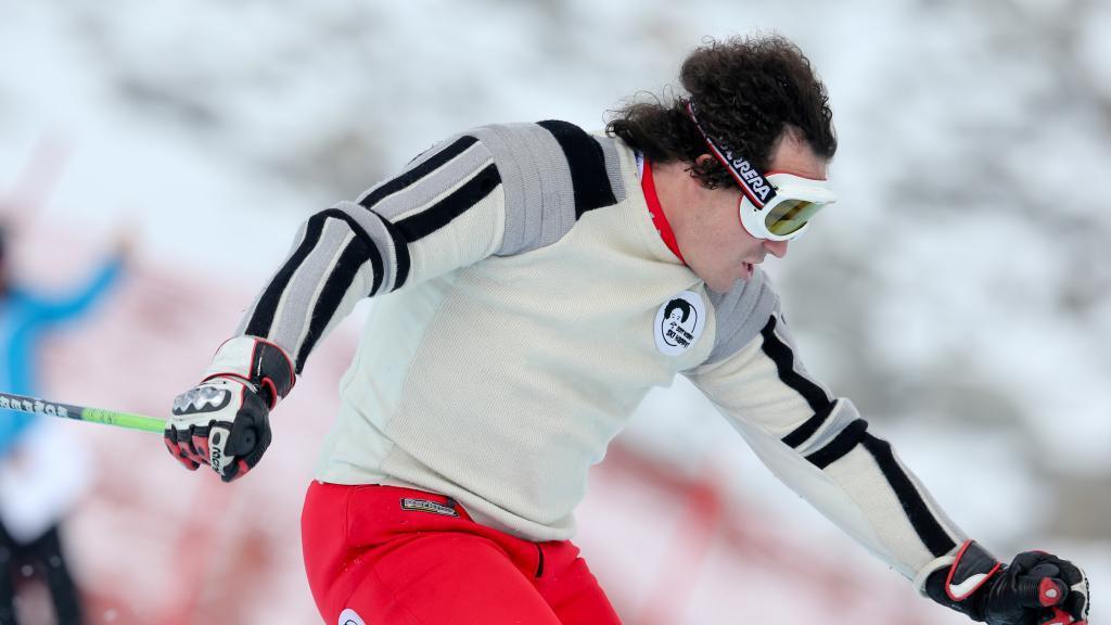 Schönfelder verabschiedet sich in Sölden im 70er-Outfit