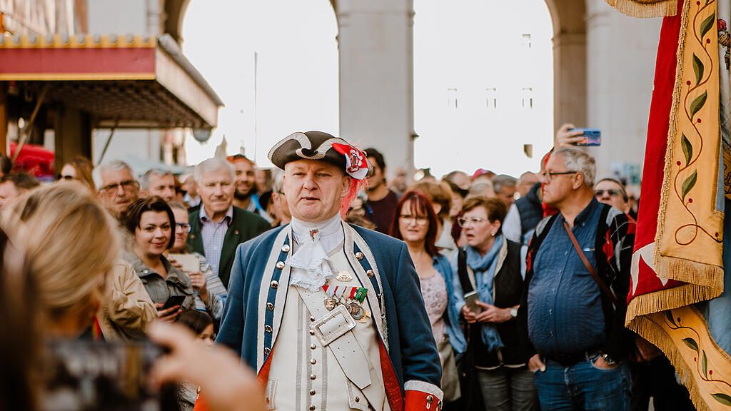 Er\u00f6ffnung Rupertikirtag, Festzug