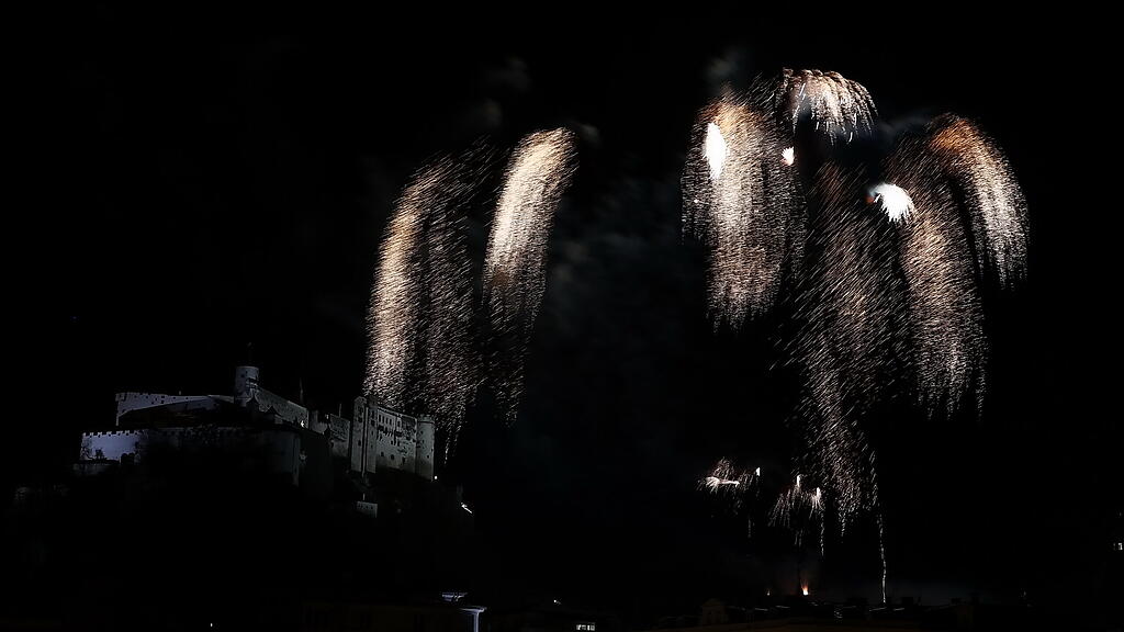Silvesterfeuerwerk 2021\/22 in der Stadt Salzburg