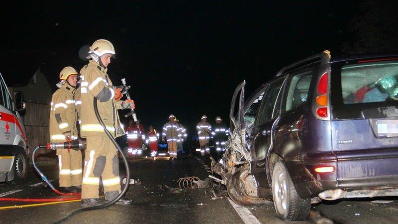 Crash auf B1 in Neumarkt