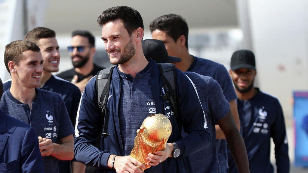 Weltmeister in Paris empfangen
