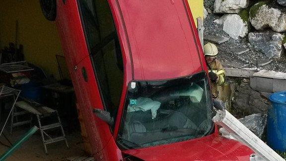 Pkw stürzt in Werfen ab