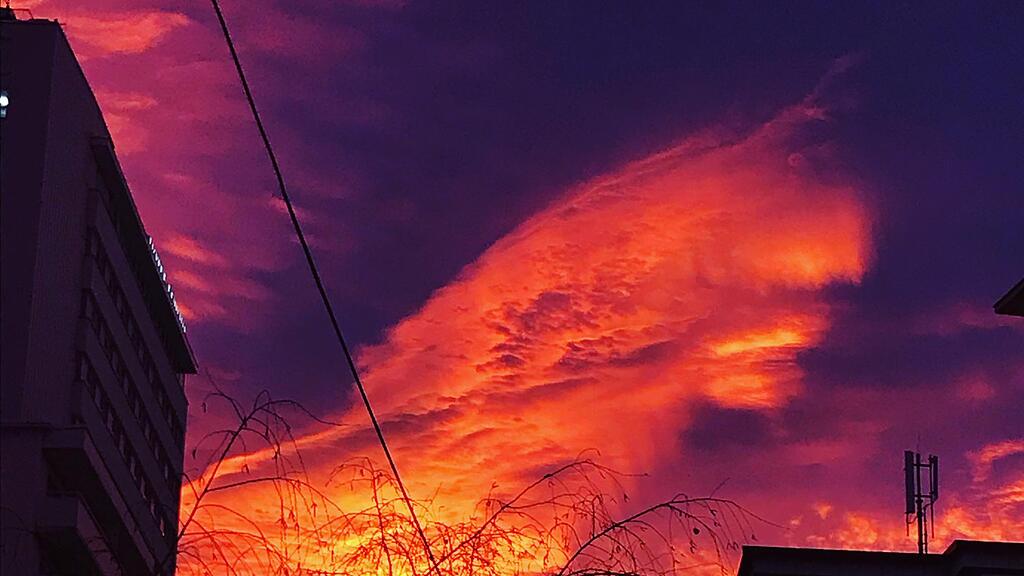 Wundersch\u00f6ner Sonnenaufgang \u00fcber Salzburg III