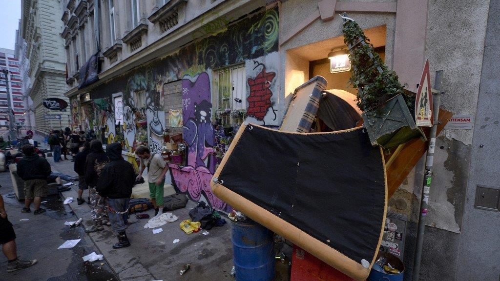 Räumung in der Mühlfeldgasse: Polizeieinsatz