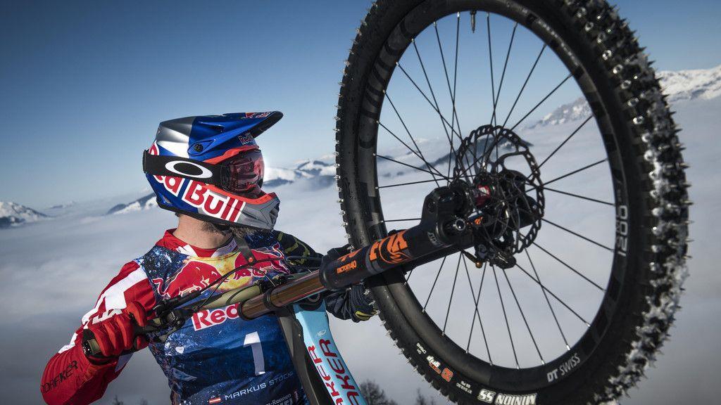 Mountainbiker Max Stöckl bezwingt die Streif