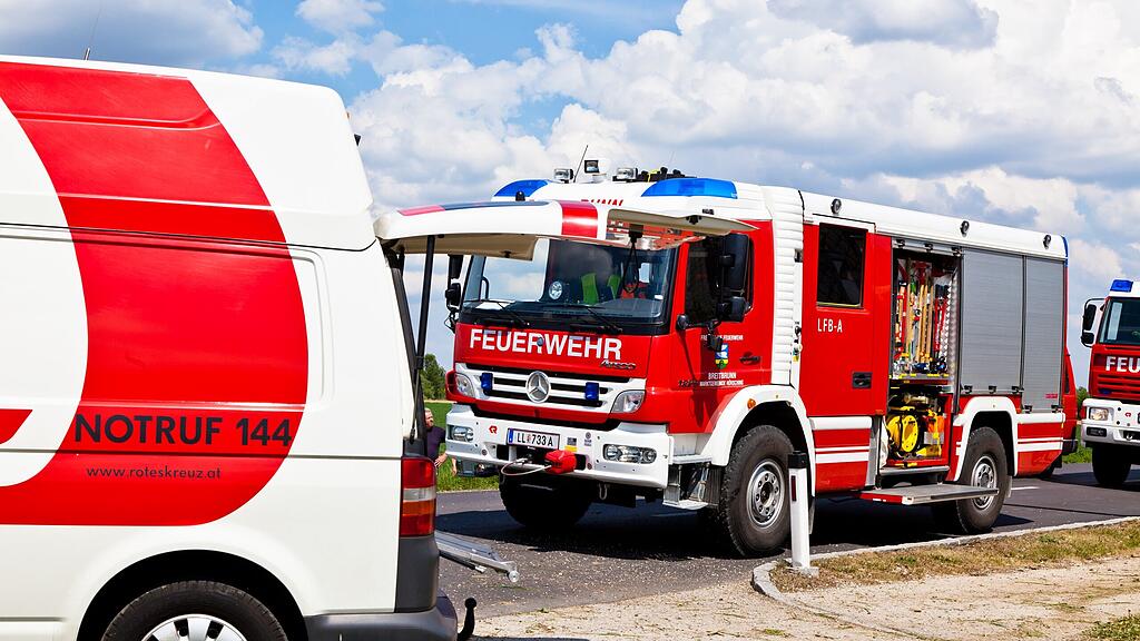 Einsatzkräfte mussten drei Verletzte versorgen. (Themenbild)