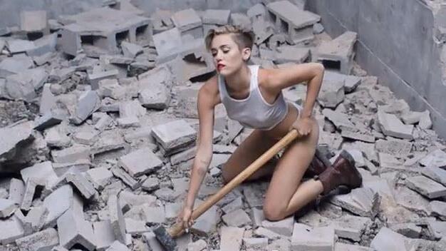 Fotos aus "Wrecking Ball"