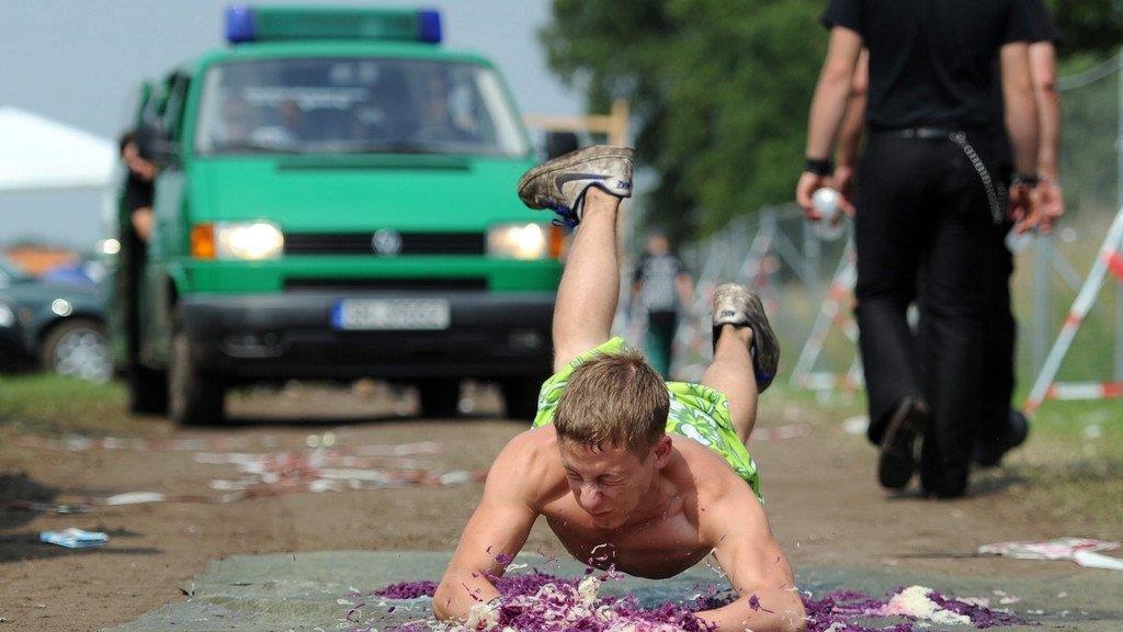 Wacken: Heavy Metal im Schlamm