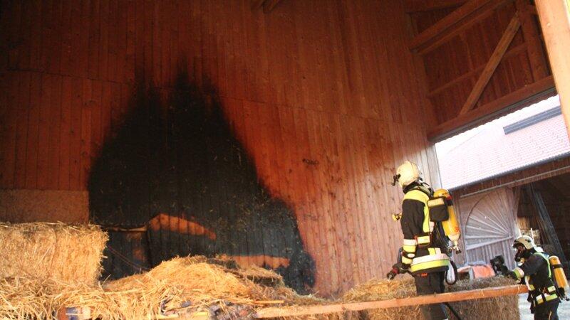 Strohlager in Oberndorf brennt
