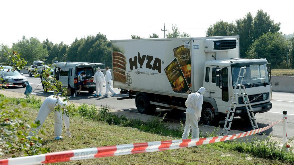 Leichen in Schlepperfahrzeug auf A4
