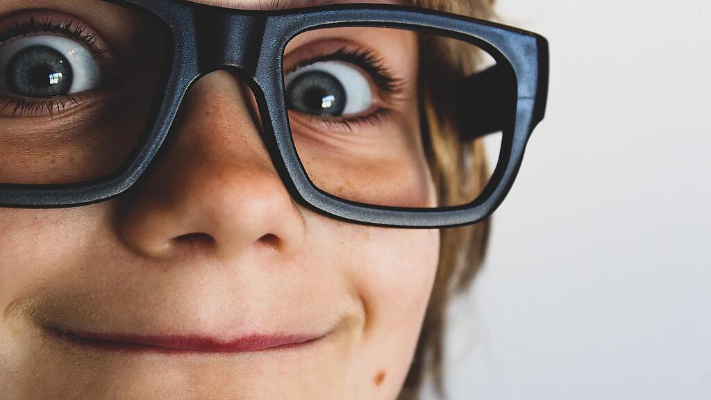 close-up-eyeglasses-eyes-1105191.jpg
