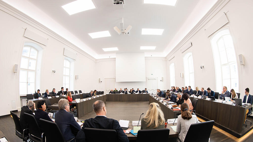 017_Landtag_neuer_Saal_200219.jpg
