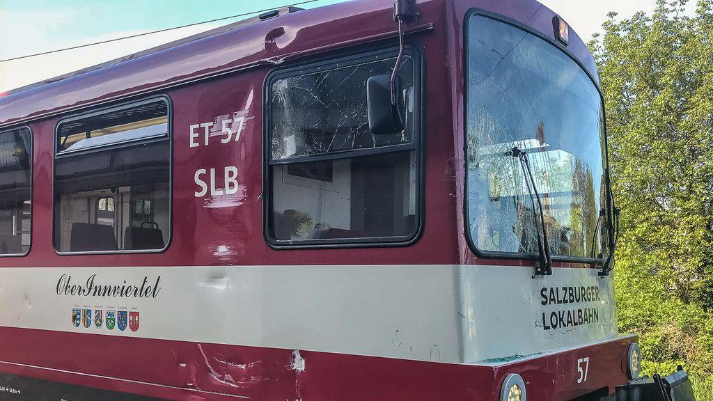 Klein-Lkw gegen Zug in Itzling