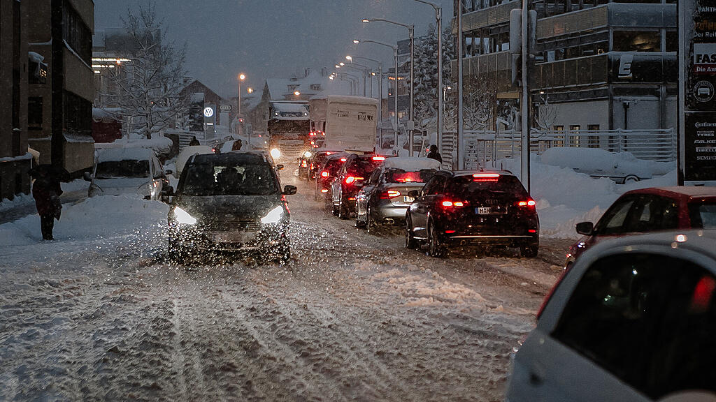 Verschneites Salzburg in den Morgenstunden