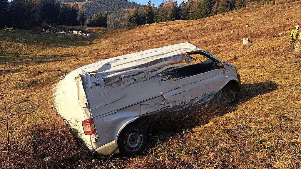 Fahrzeugabsturz am Spielberg in Krispl