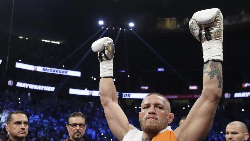 Mayweather besiegt McGregor durch technisches K.o.