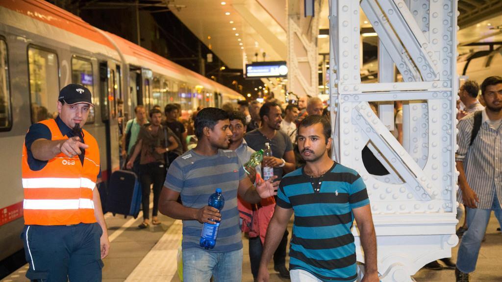 Bis zu 2.000 Flüchtlinge am Salzburger Hauptbahnhof