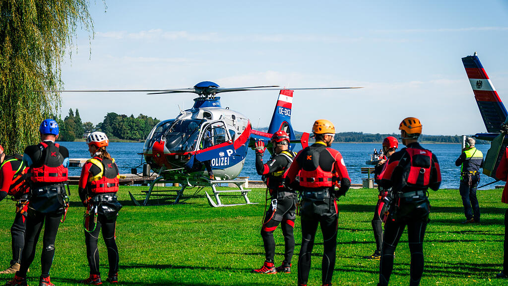 Übungstag der Wasserrettung und Flugpolizei am Obertrumer See