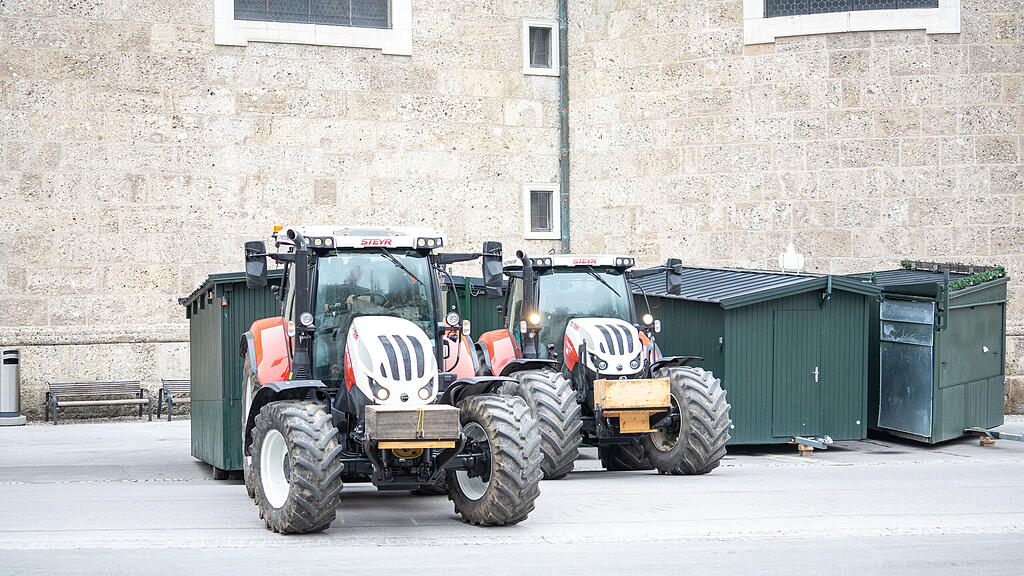 Aufbau Christkindlmarkt