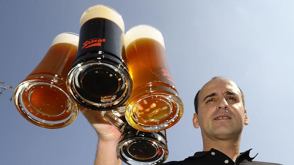 Sowohl alkoholhältiges als auch -freies Bier ist gesund und zum Ausgleich des Wasserhaushalts geeignet (Symbolbild).