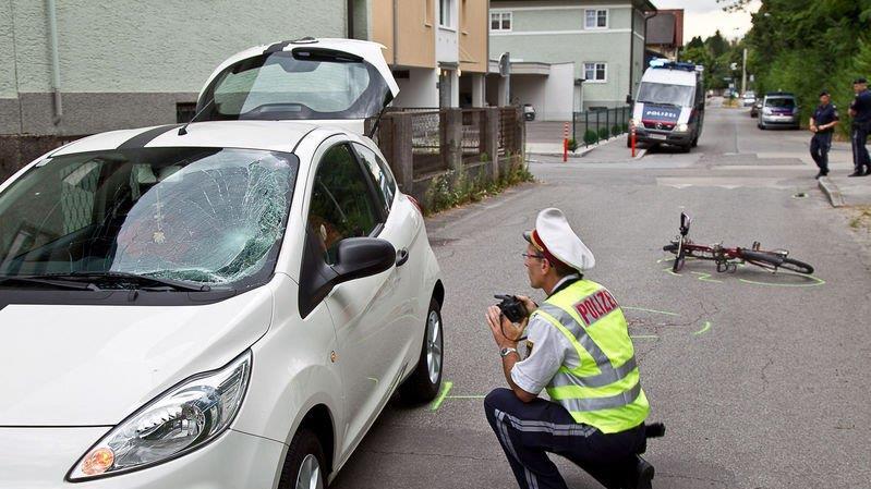 Radfahrerin kollidiert mit Pkw