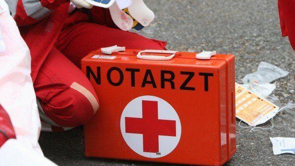 Ein Mädchen wurde am Donnerstag im Flachgau von einem Auto überrollt und schwer verletzt.