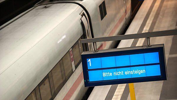 Waggons blieben für Untersuchungen zur Unfallsursache unbewegt stehen
