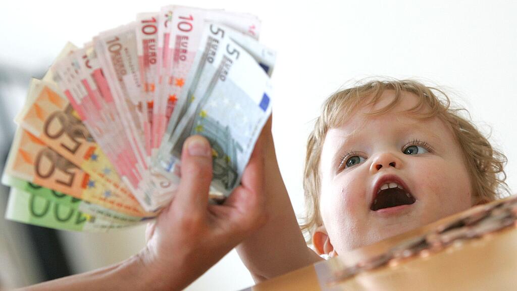 Seit März gab es insgesamt 1.089 Anträge für den "Familienzeitbonus".